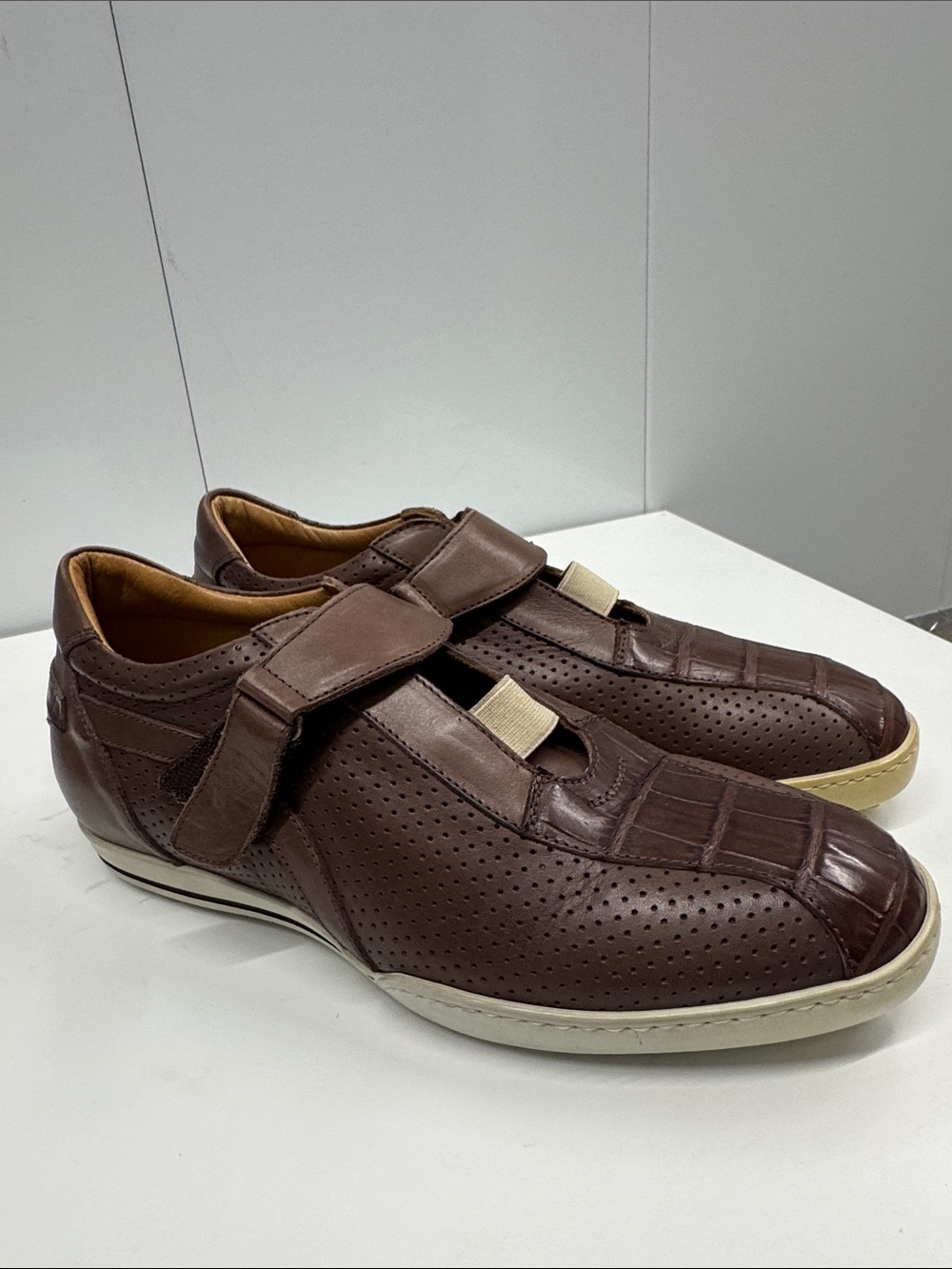 Caporicci genuine real 🐊 Leather Casual Velcro Sneakers size 42
